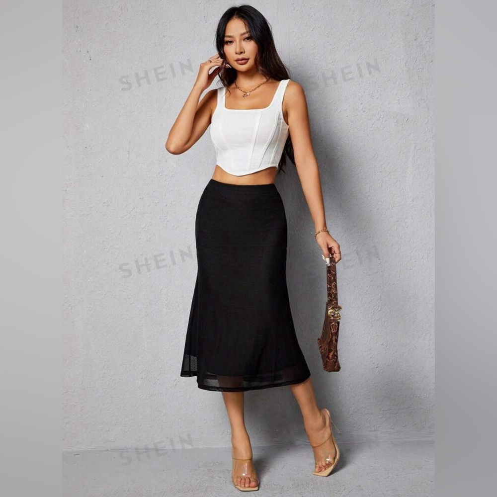 SHEIN PETITE Women's Solid Color Mermaid Hem Skirt Women’s Small Black